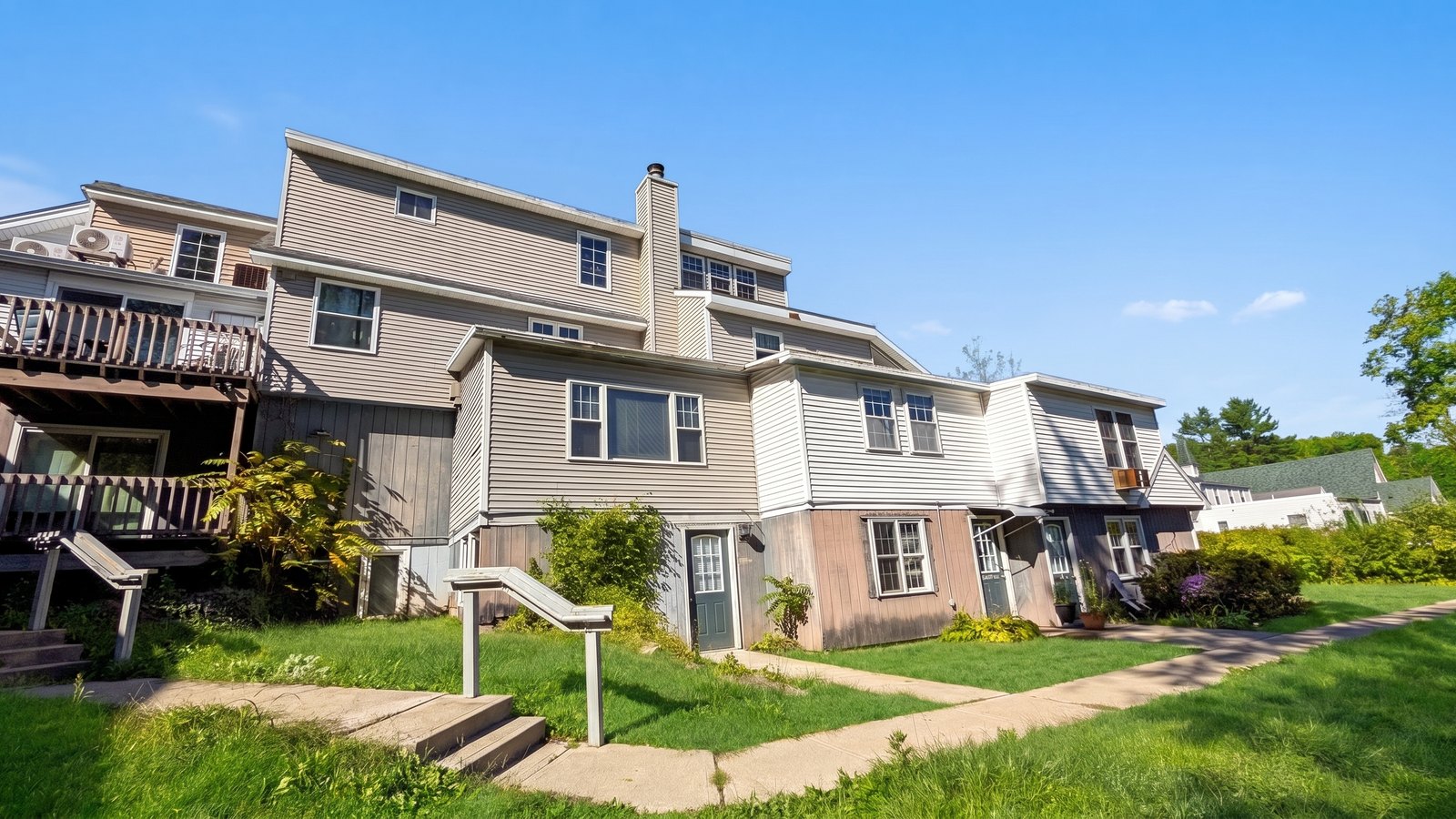 Totoket Meadows rental community on Branford Road, North Branford CT